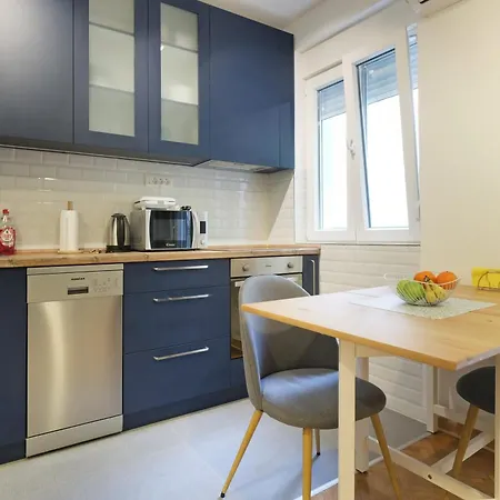 The 7 - Modern Flat With Terrace Near Parliament, Center *